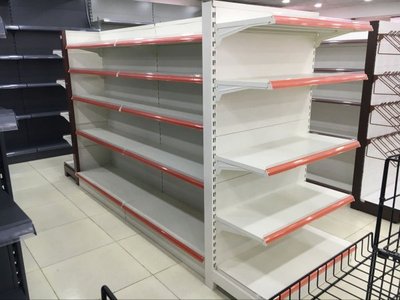 便利店货架